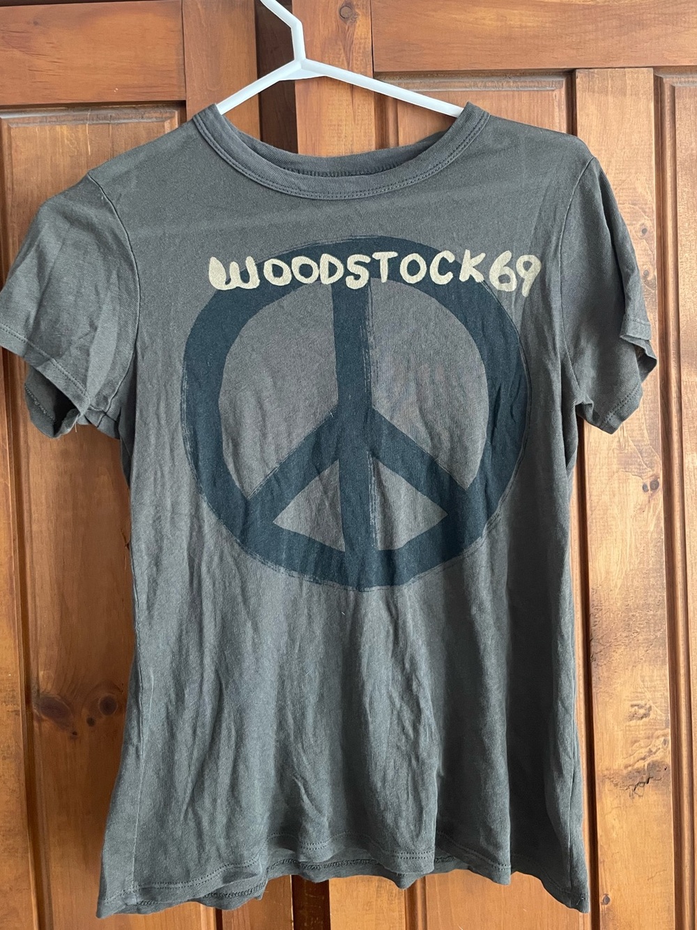 Chaser Olive Green Woodstock '69 Peace Sign Tee